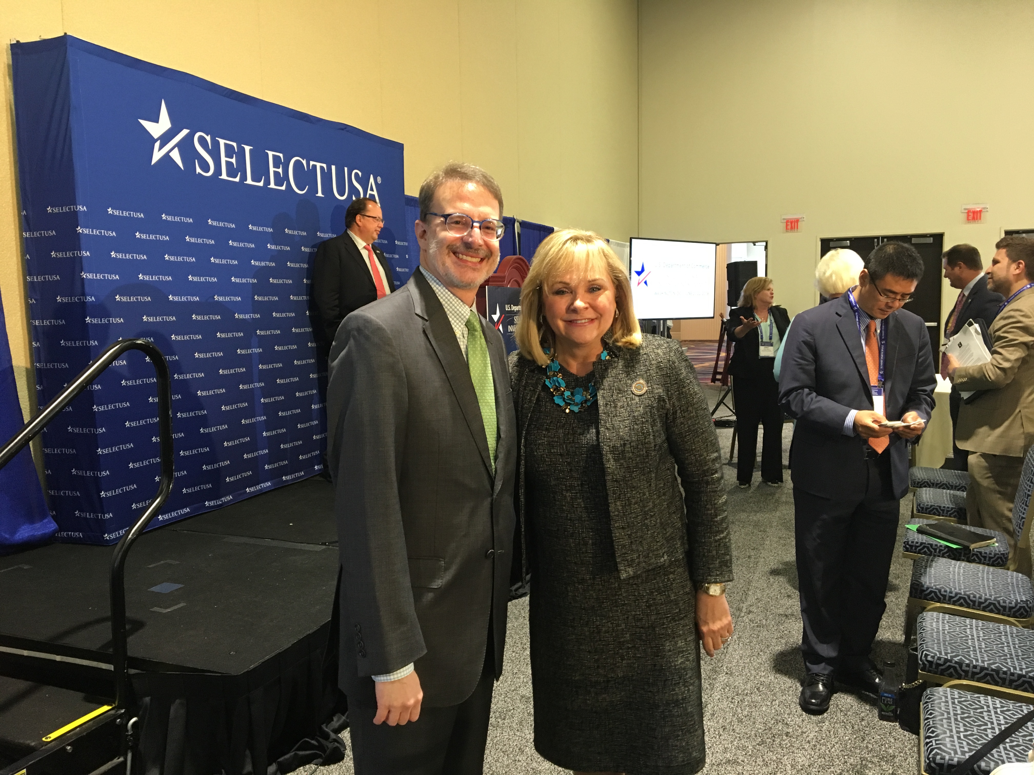 Deputy Assistant Secretary for Regional Affairs Dennis Alvord and Oklahoma Governor Mary Fallin